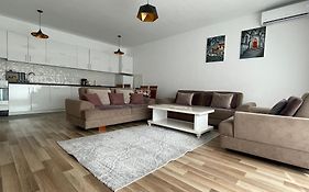 Entire Apartment - Near The Center