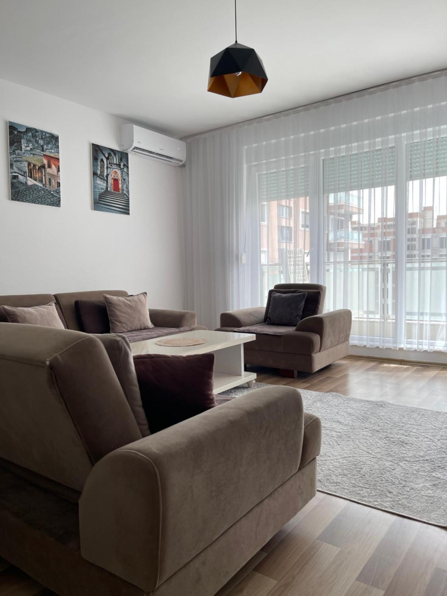 Entire Apartment - Near The Center Pristina Exterior foto