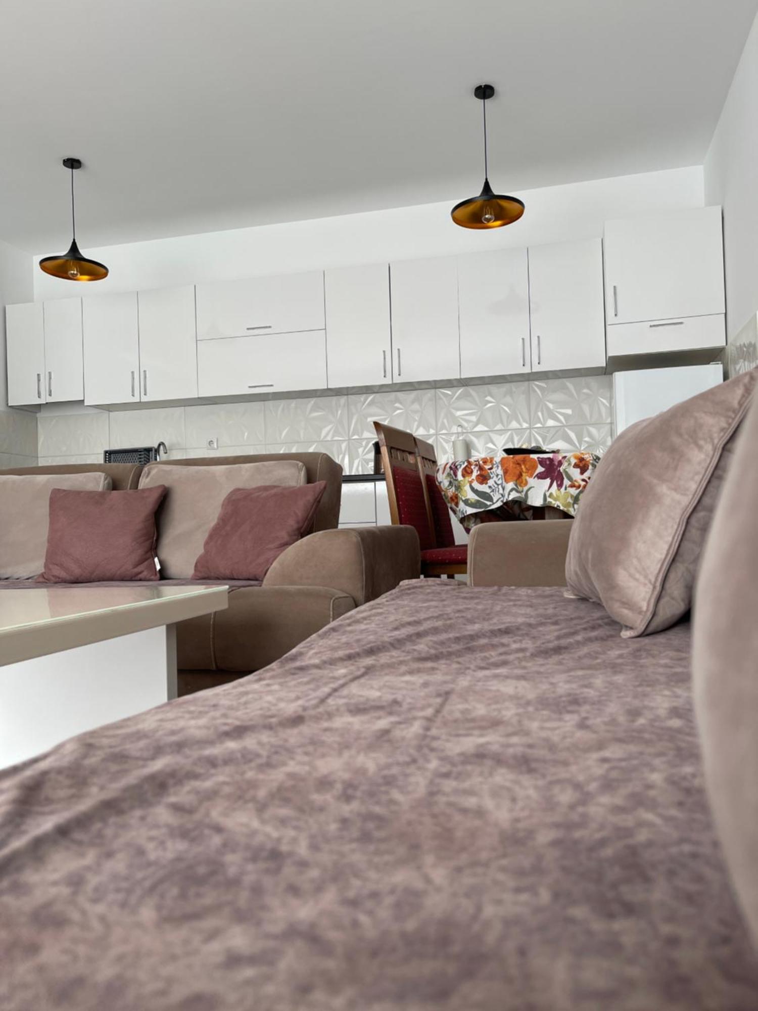 Entire Apartment - Near The Center Pristina Exterior foto