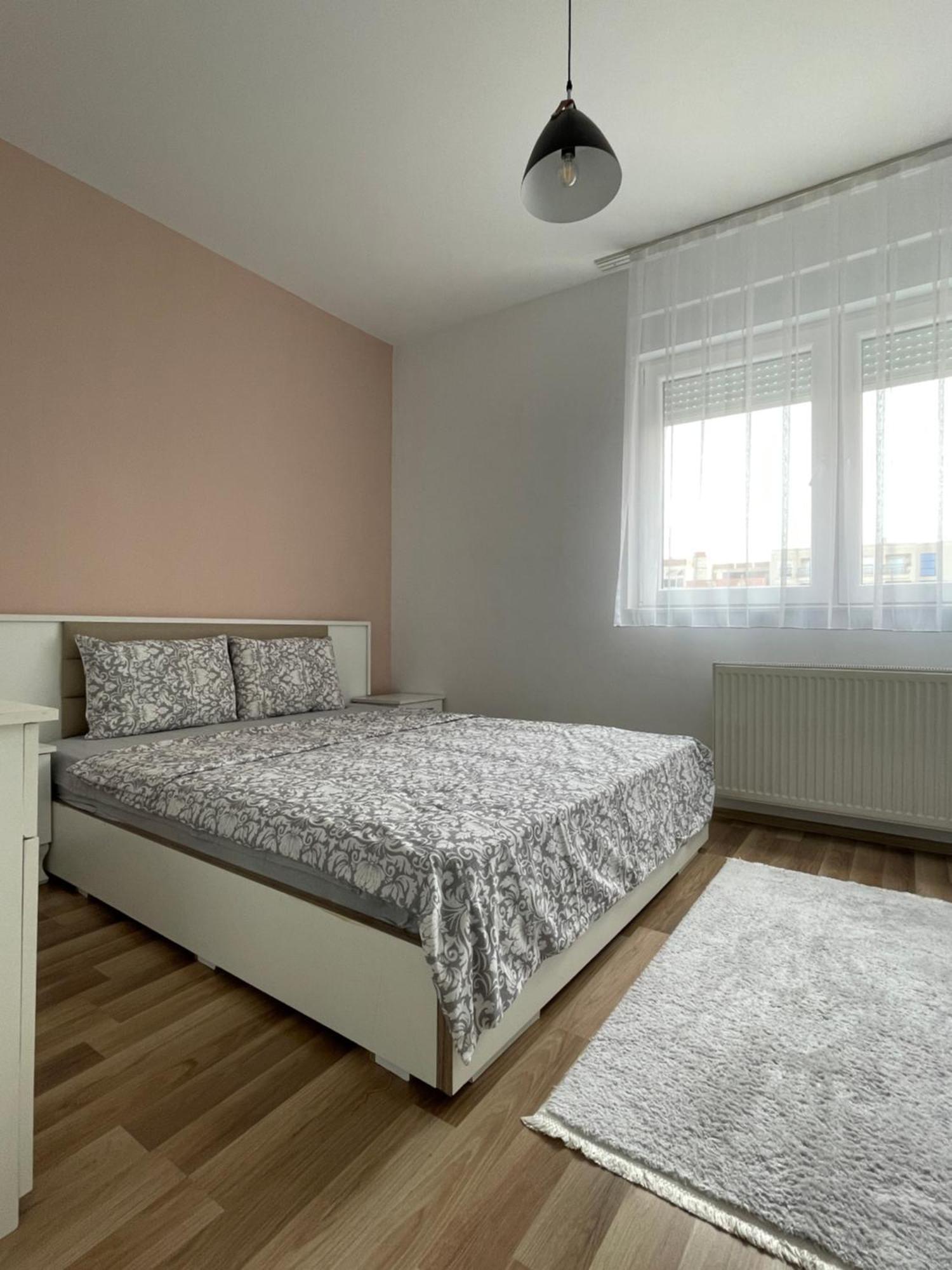 Entire Apartment - Near The Center Pristina Exterior foto